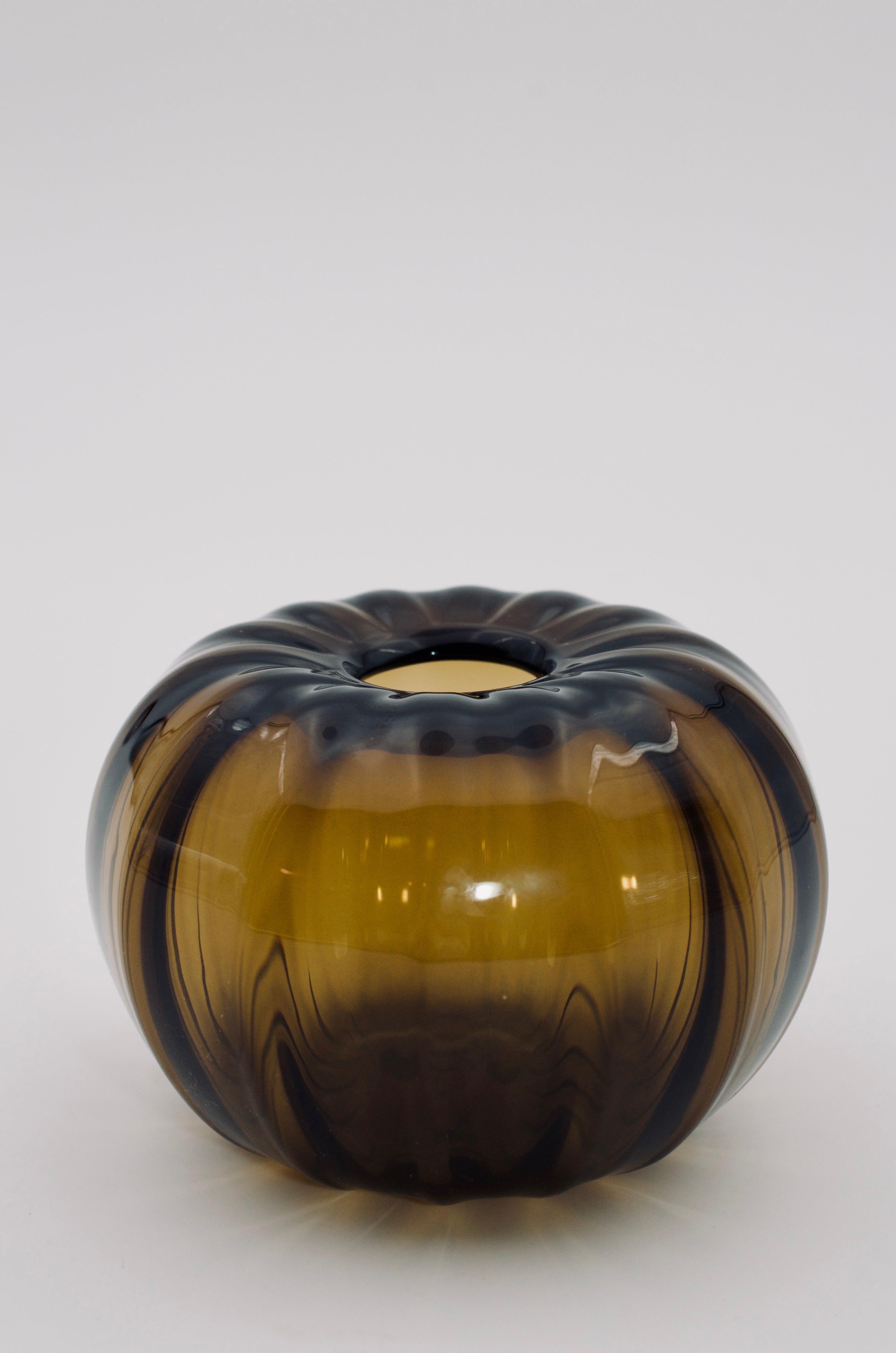 SHORT ECHORA HAND BLOWN GLASS VASE | Imprint House