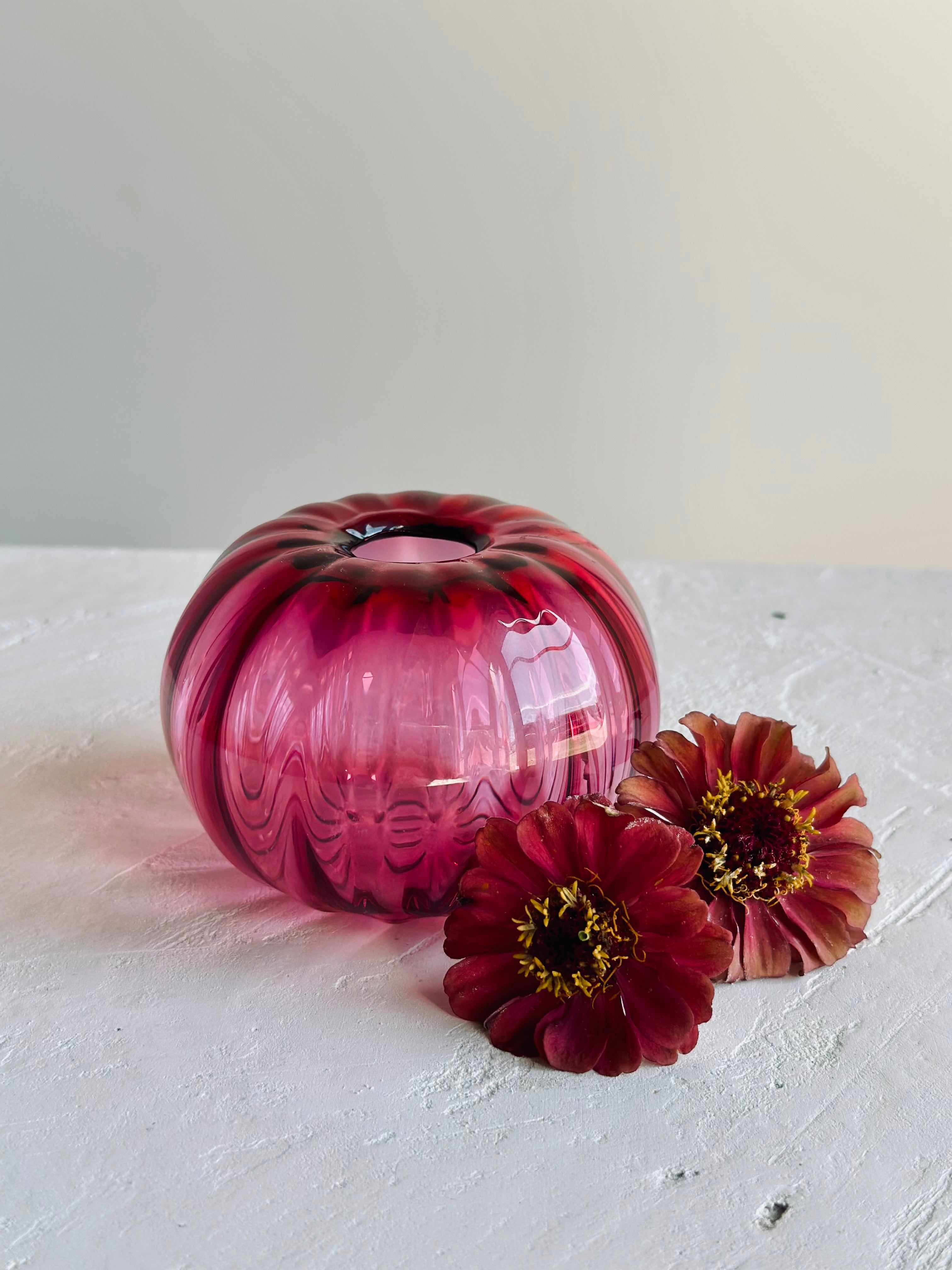 MINI ECHORA HAND BLOWN GLASS VASE | Imprint House