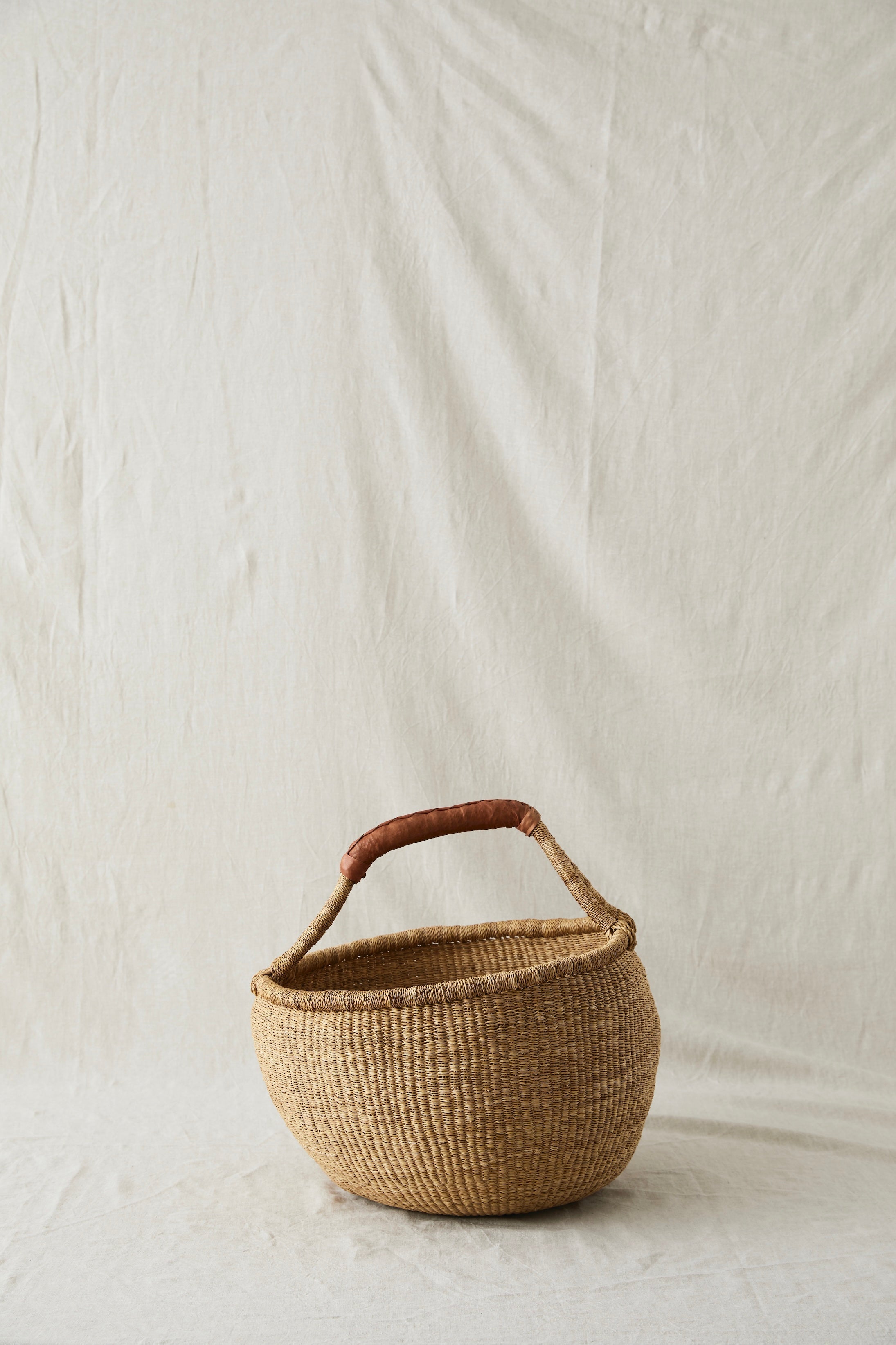 ROUND ELEPHANT GRASS BASKET - 0
