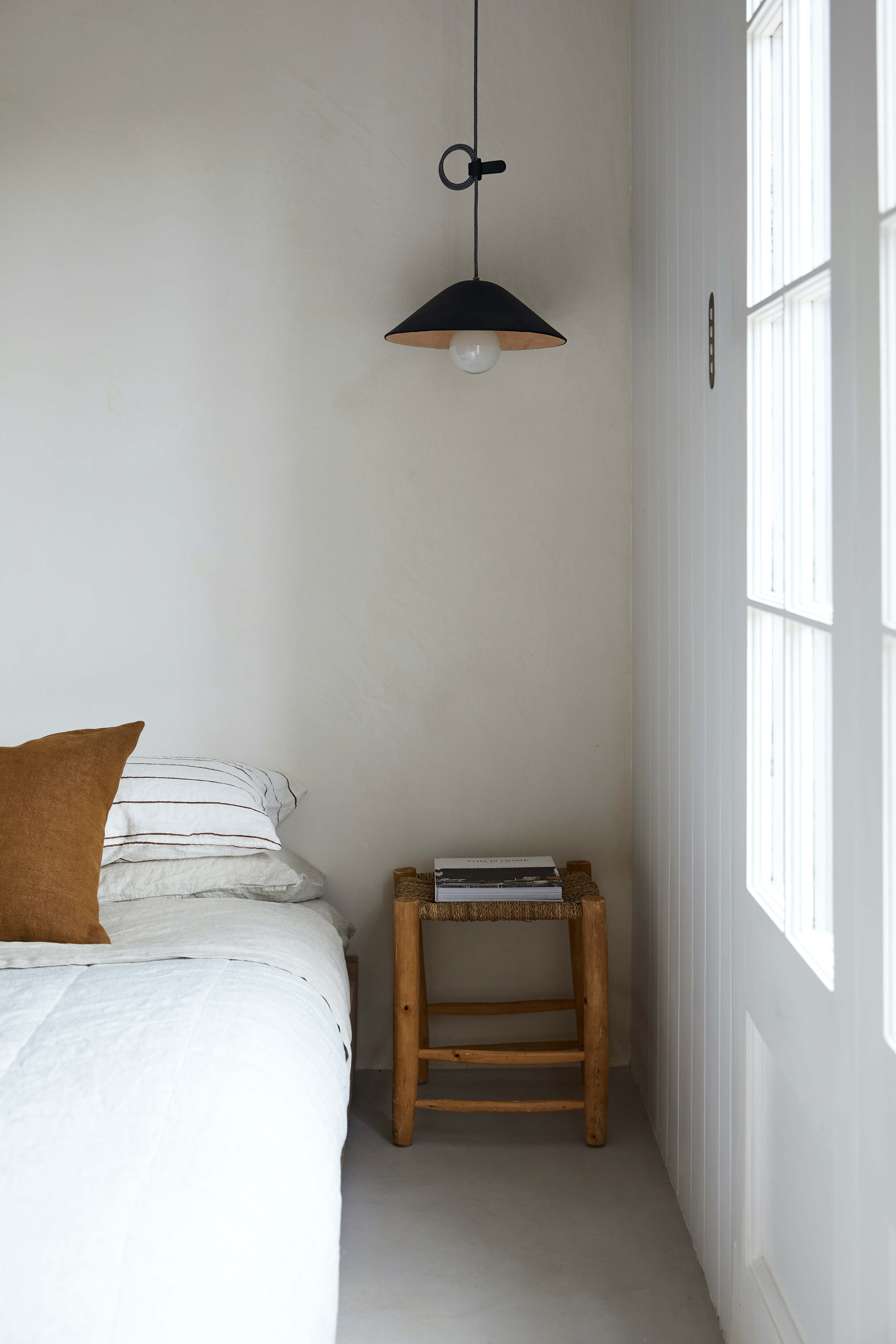 LEATHER LOOP PENDANT IN BLACK | Imprint House