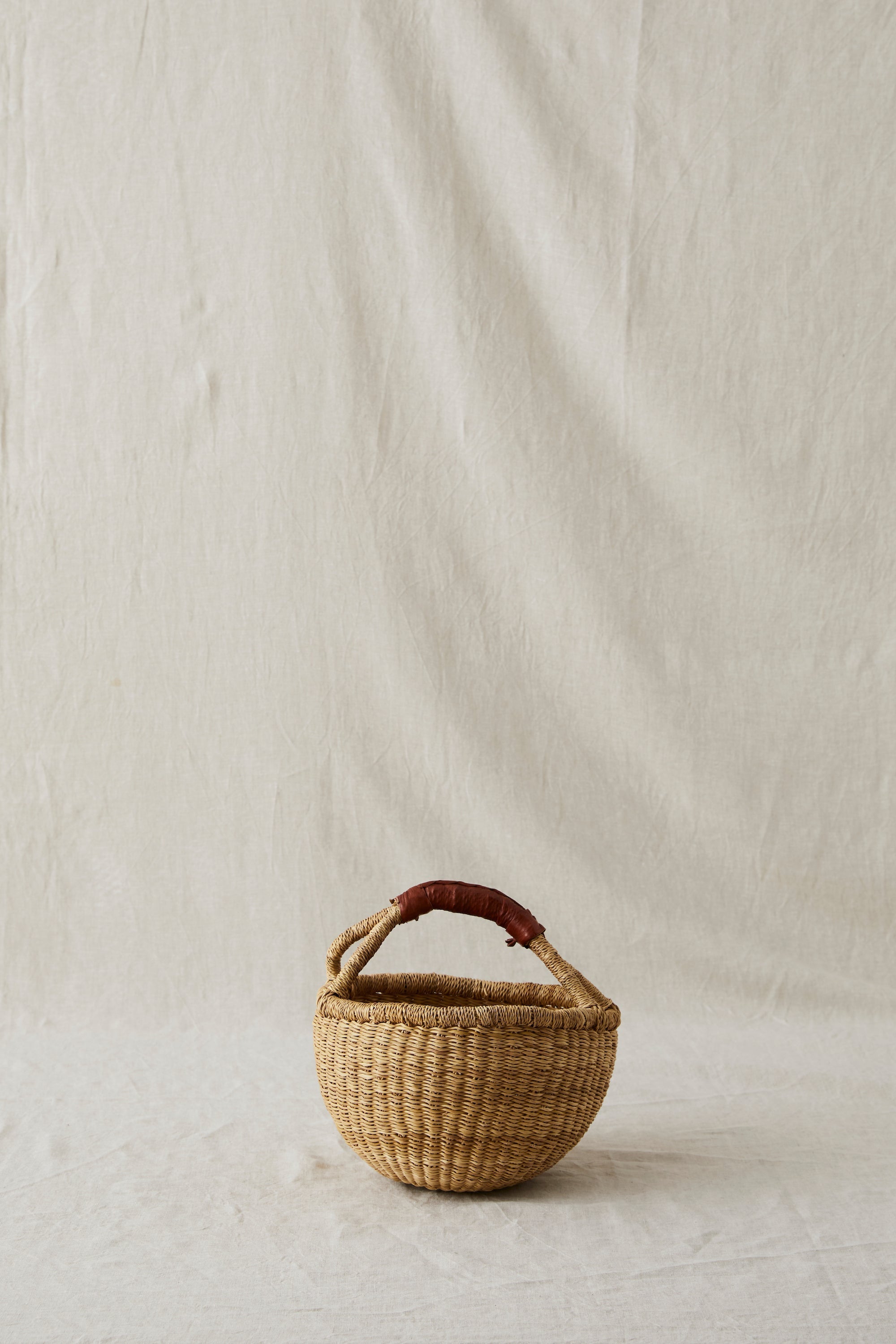 MINI ROUND ELEPHANT GRASS BASKET - 0