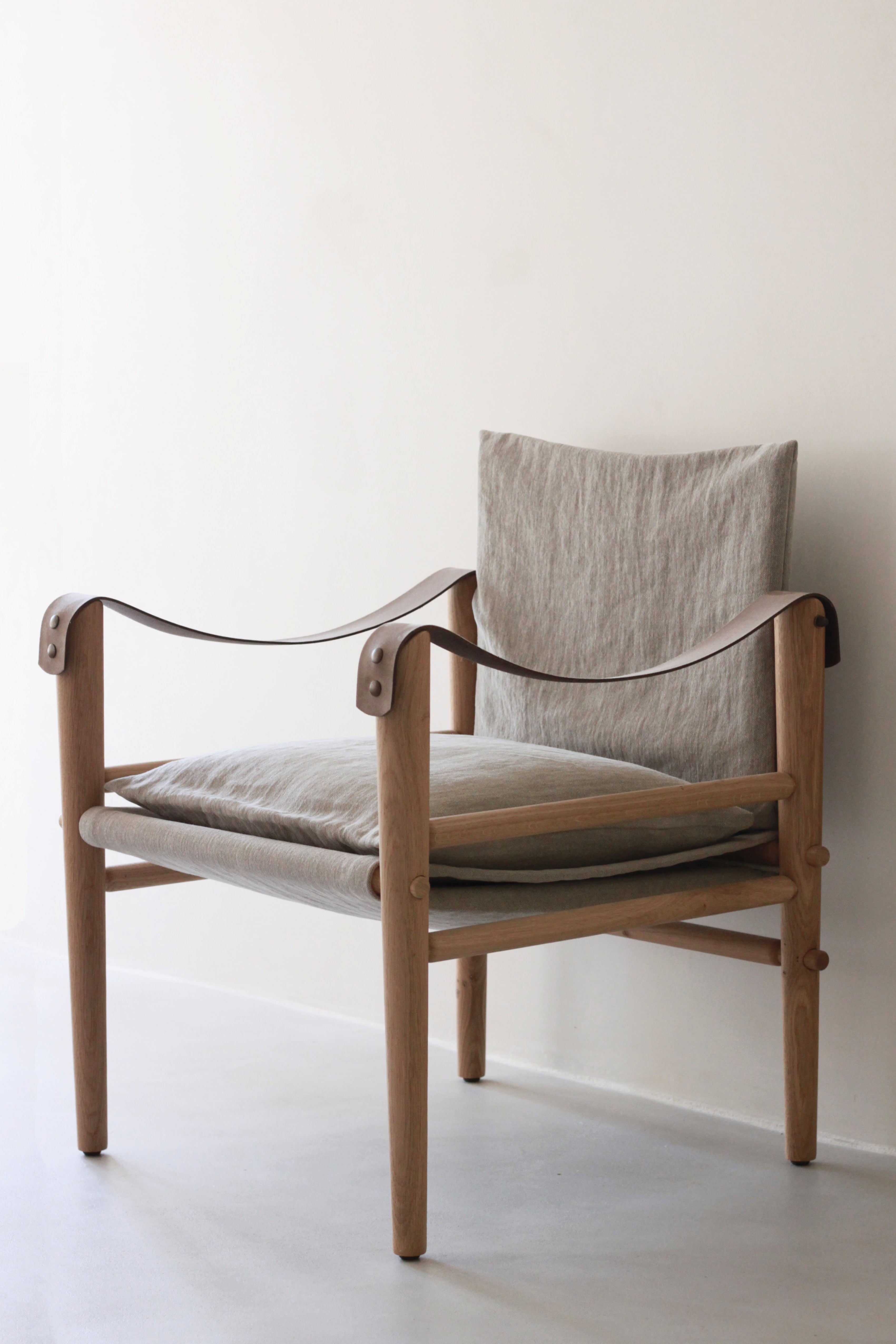 LE SAFARI LOUNGE CHAIR - LINEN | Imprint House