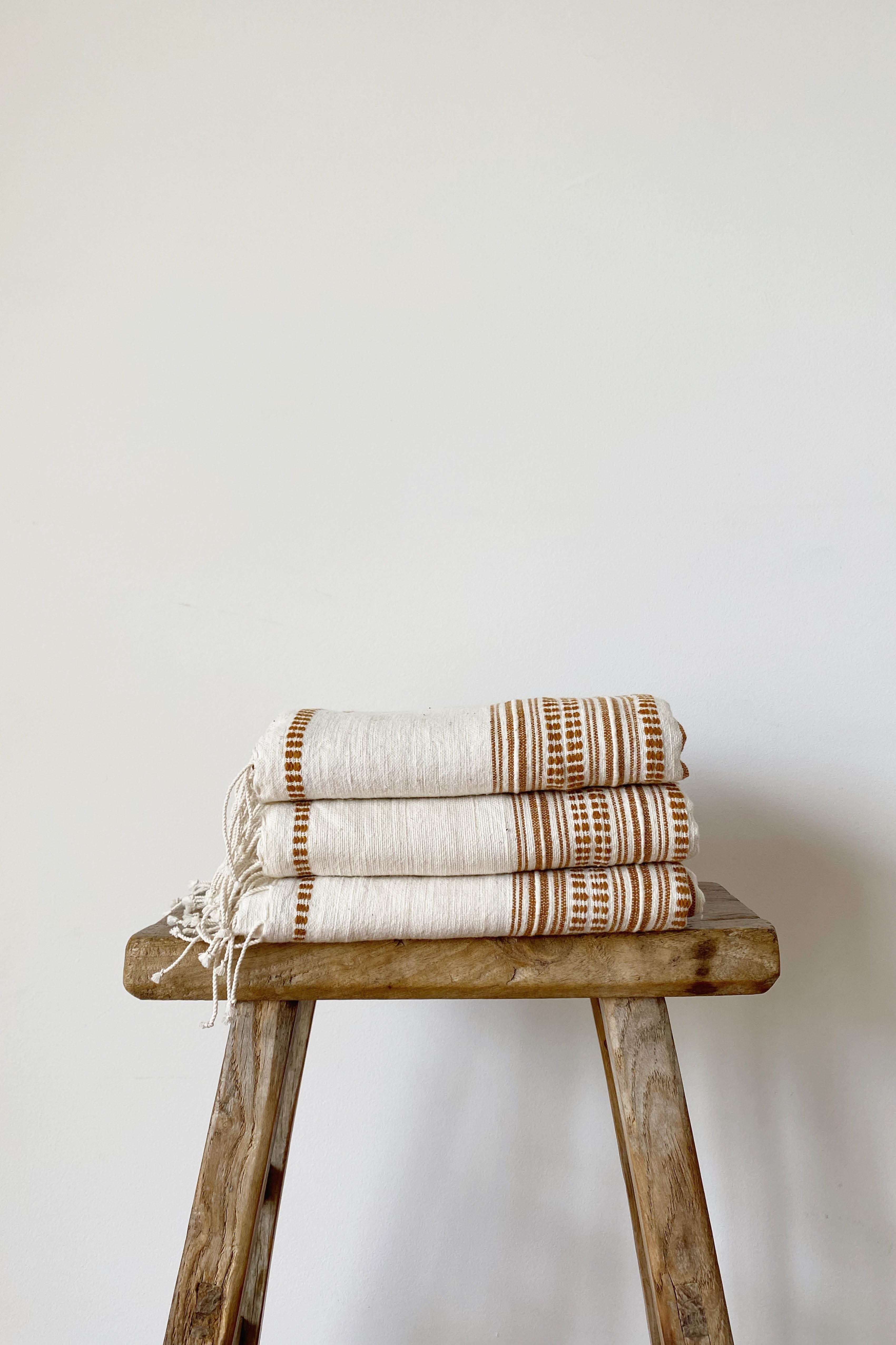 COTTON HANDLOOMED THROW | NATURAL & CLAY | Imprint House