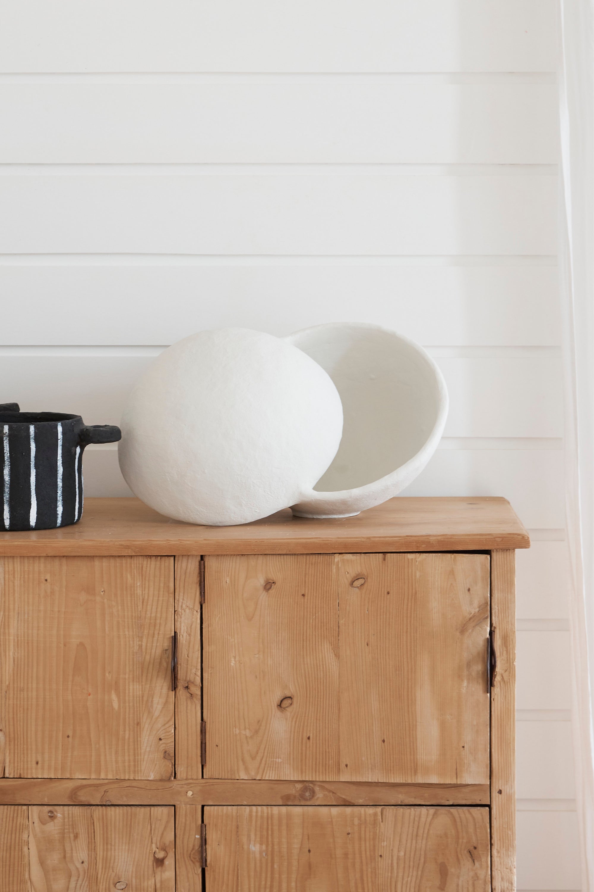 PAPIER-MÂCHÉ EARTH TABLE LAMP | WHITE | Imprint House