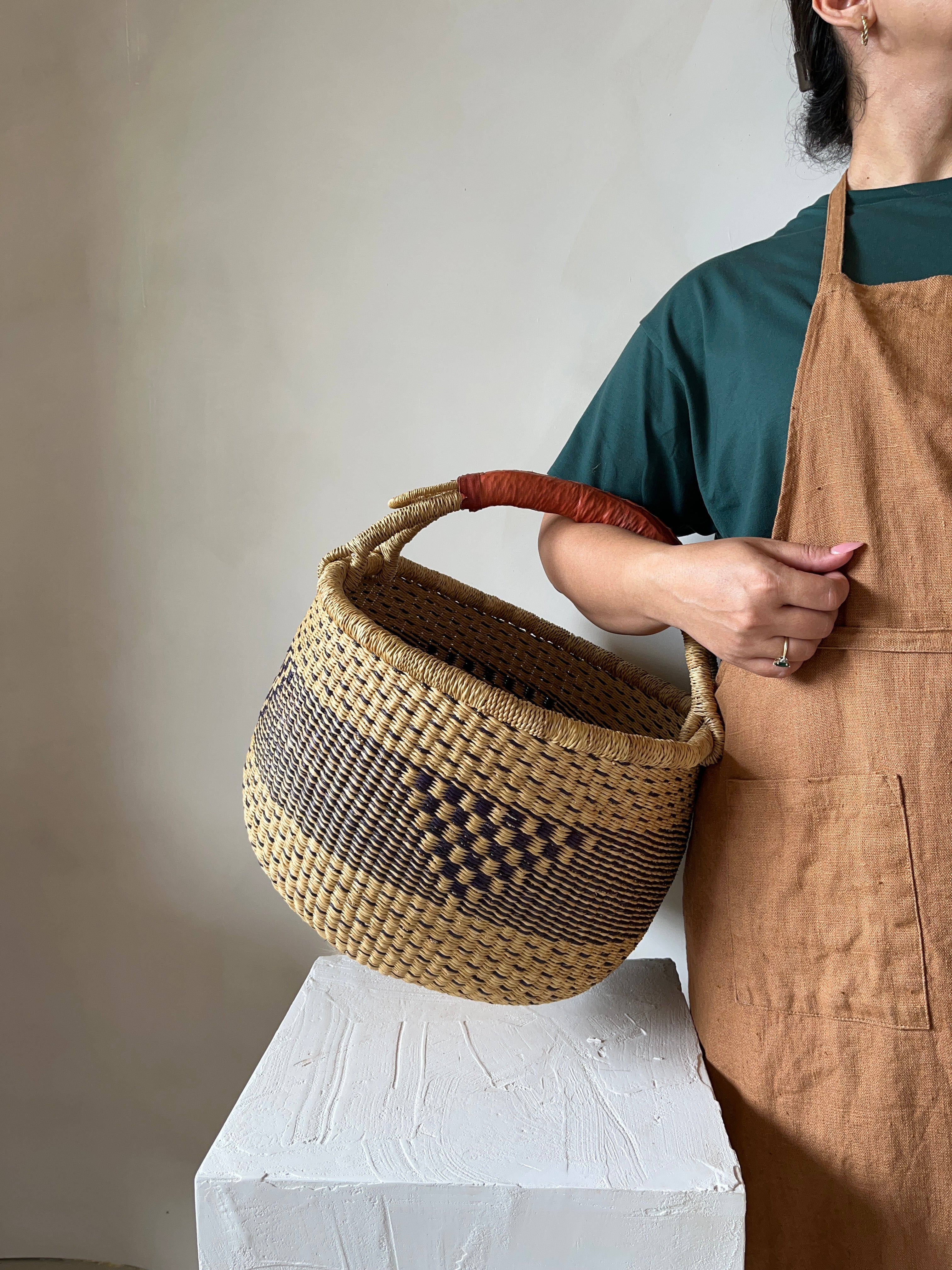 Round Elephant Grass Basket