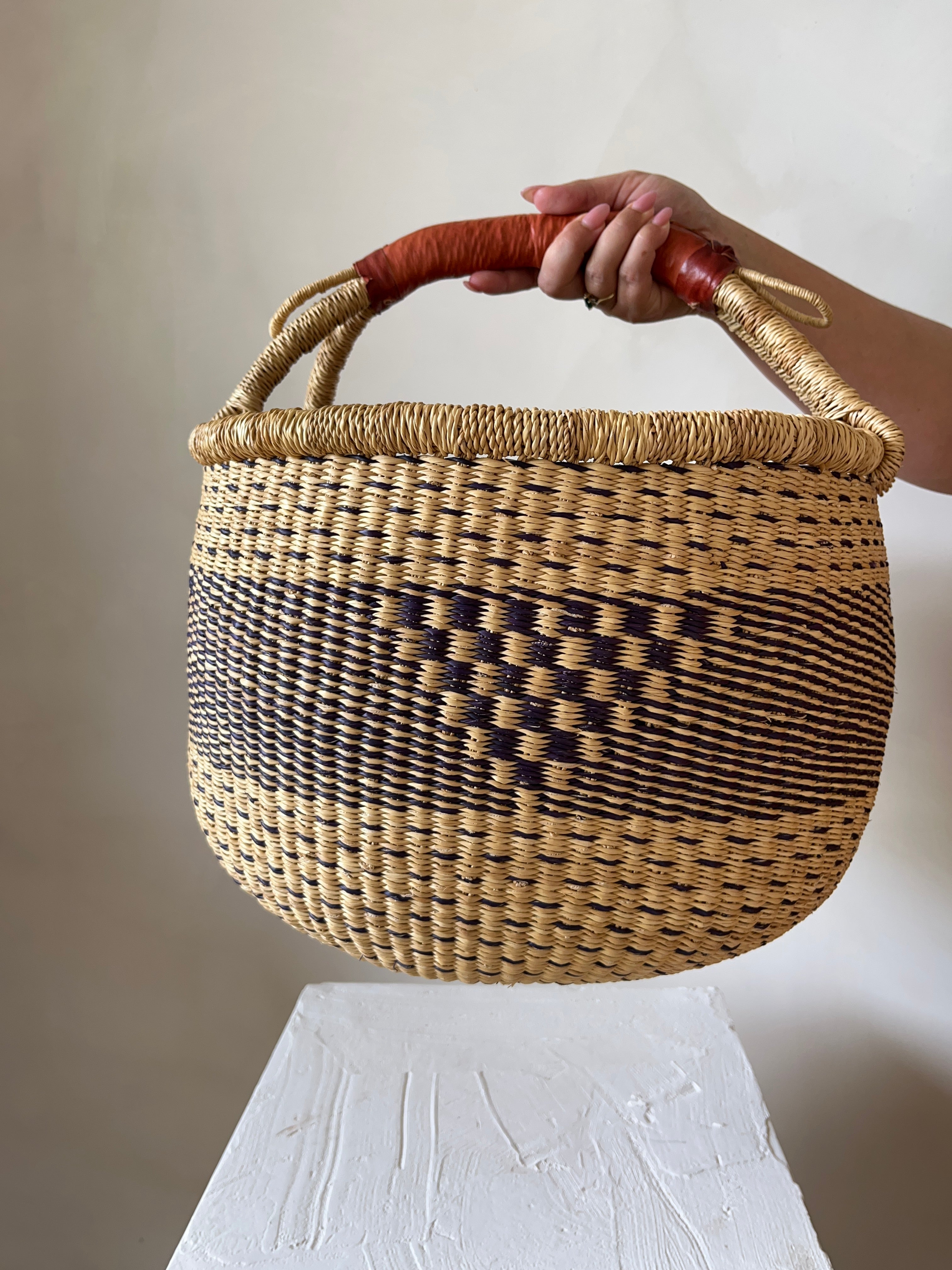 Round Elephant Grass Basket