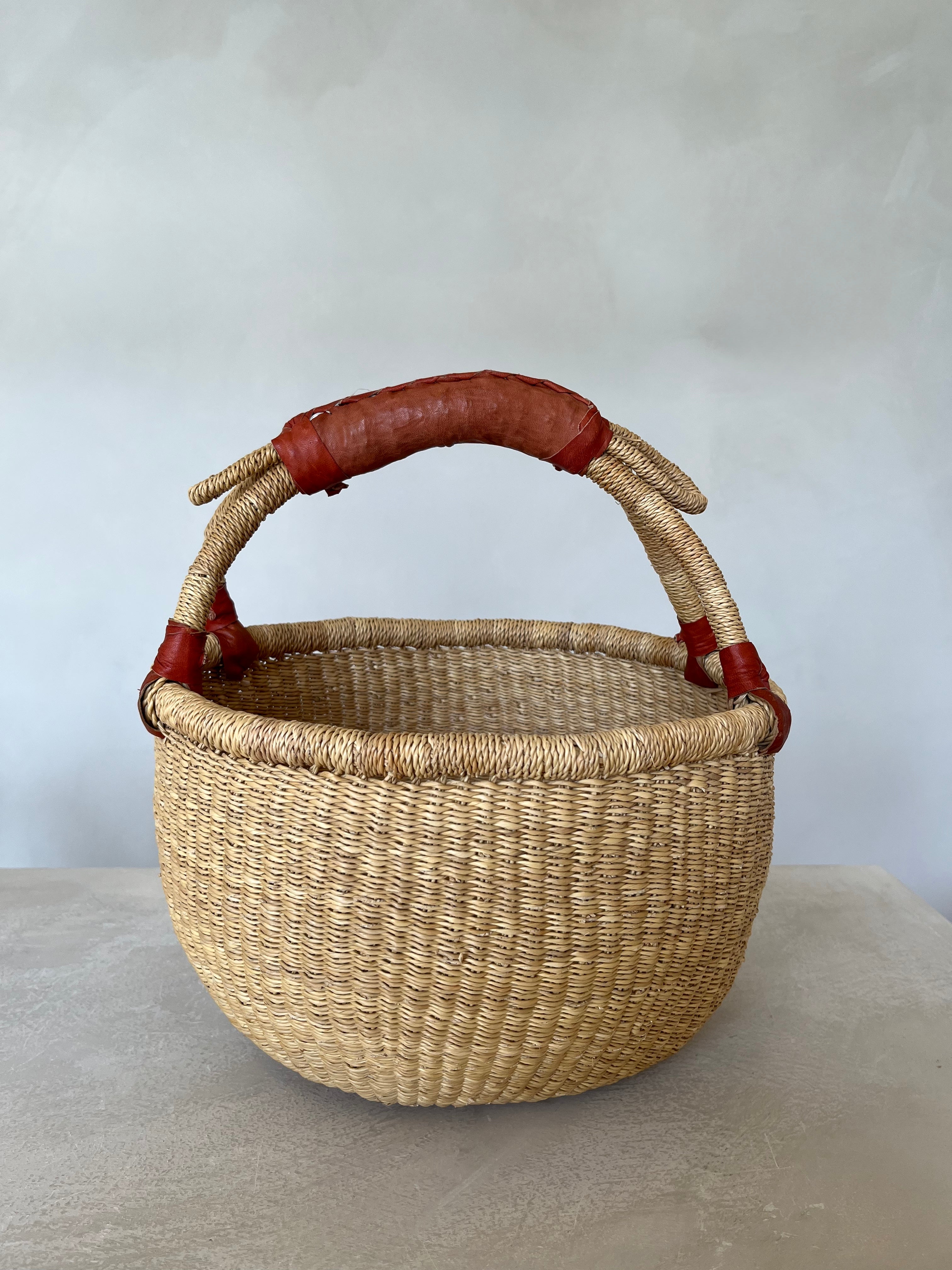 Round Elephant Grass Basket - Medium