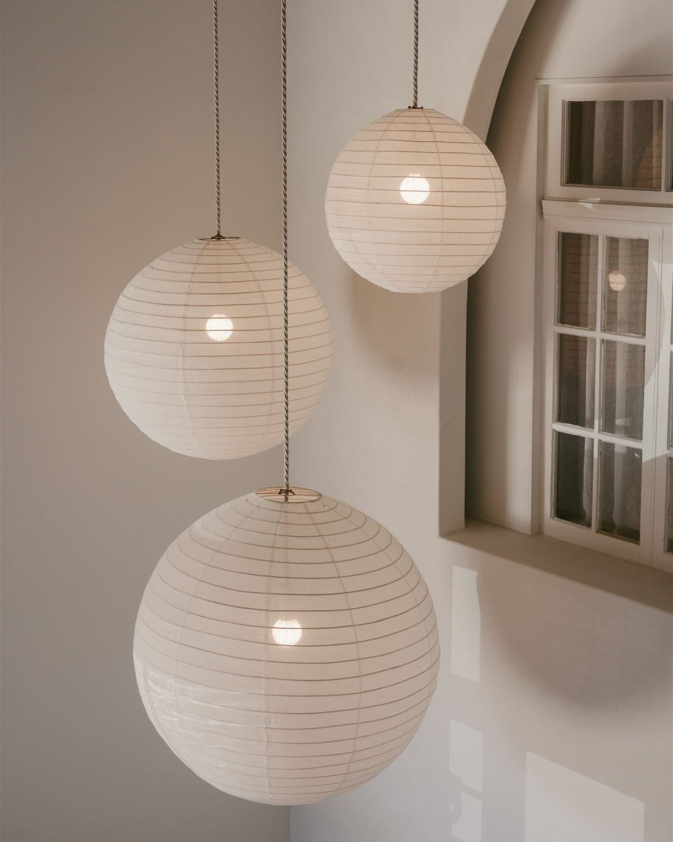 CLOUD LINEN ROUND PENDANT IN IVORY 
