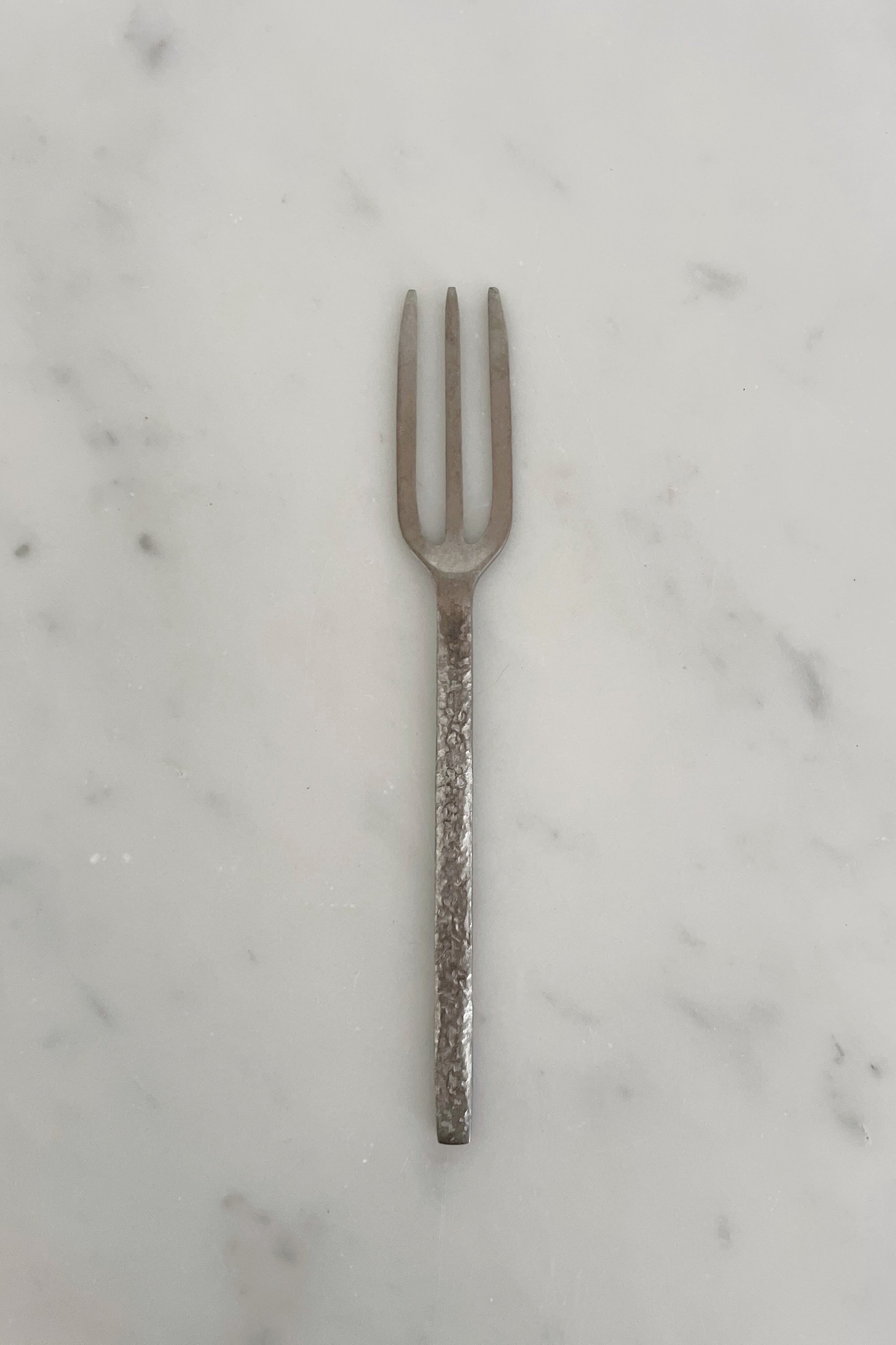 HAMMERED METAL FORK | STONEWASHED | Imprint House