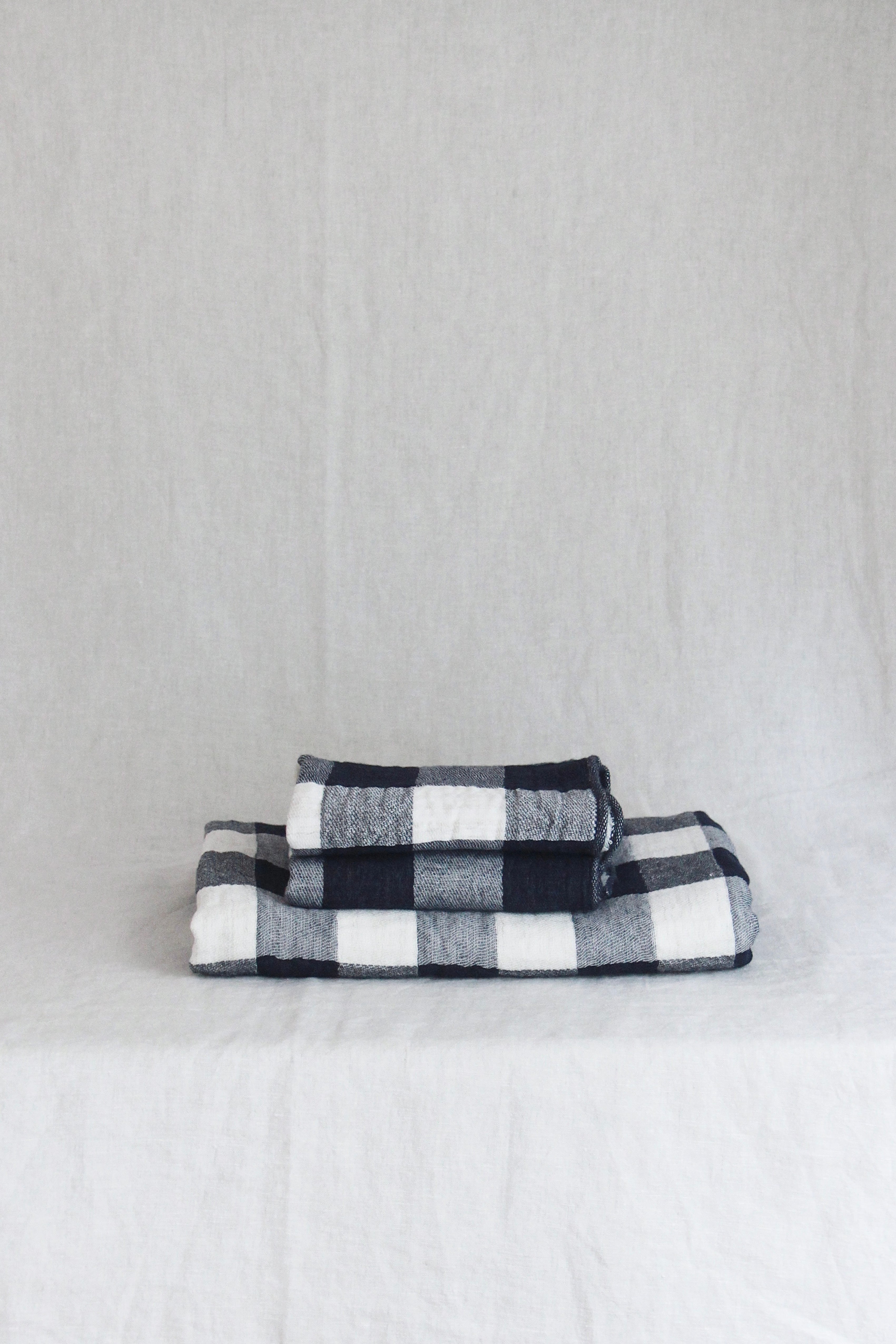 ORGANIC COTTON + LINEN VINTAGE CHECK FACE TOWEL | Imprint House